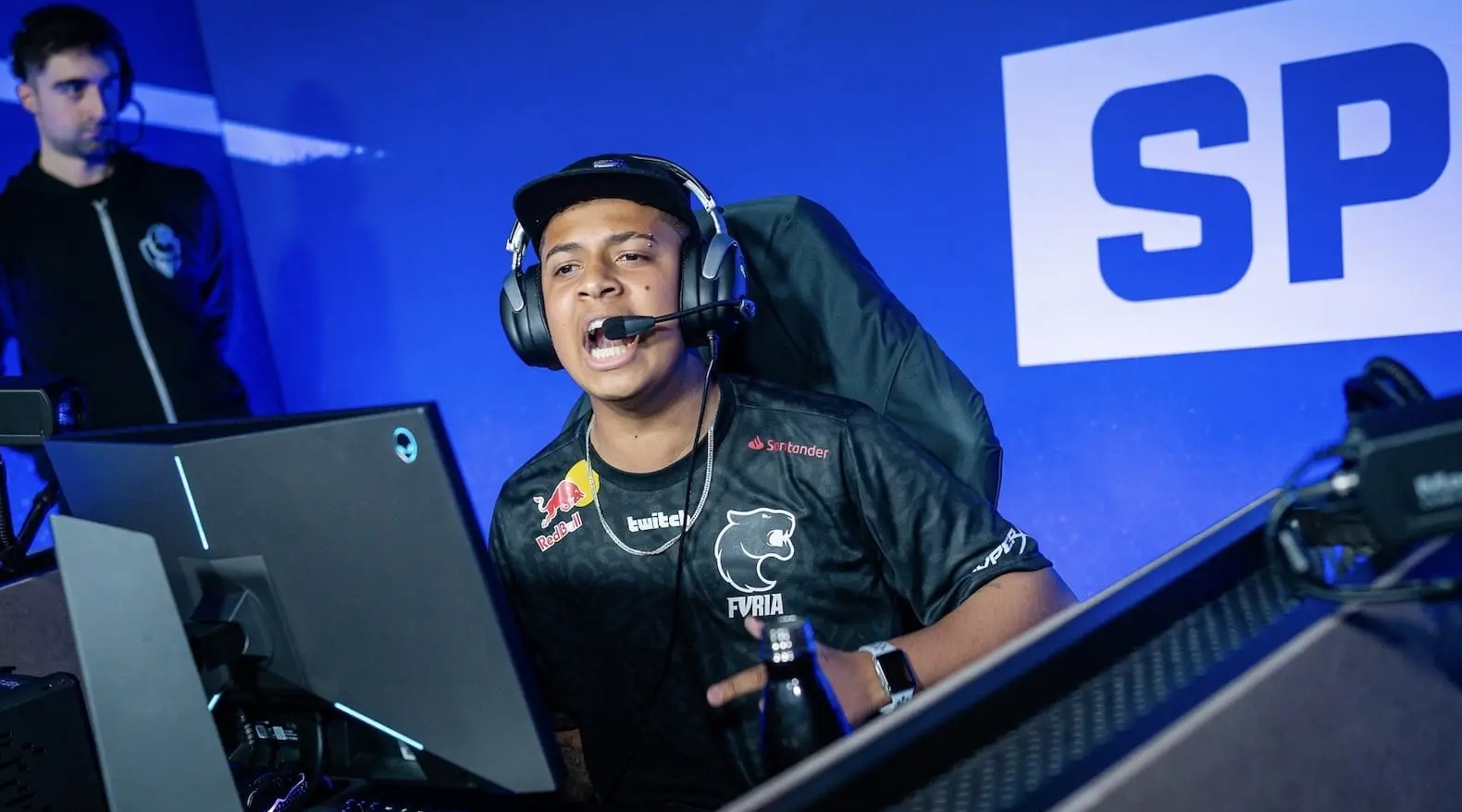 姚明幽默回答小球员有关打替补的问题